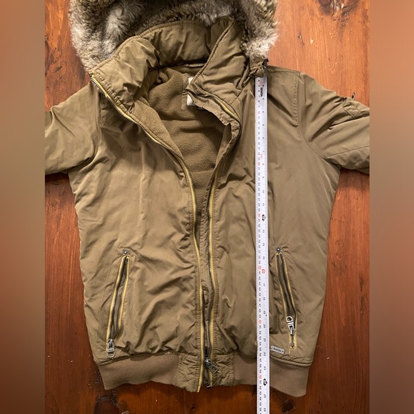 Bench Women’s Winter Coat - Picture 3 of 6